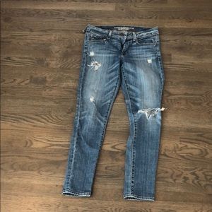 Women’s American Eagle jeans with rips